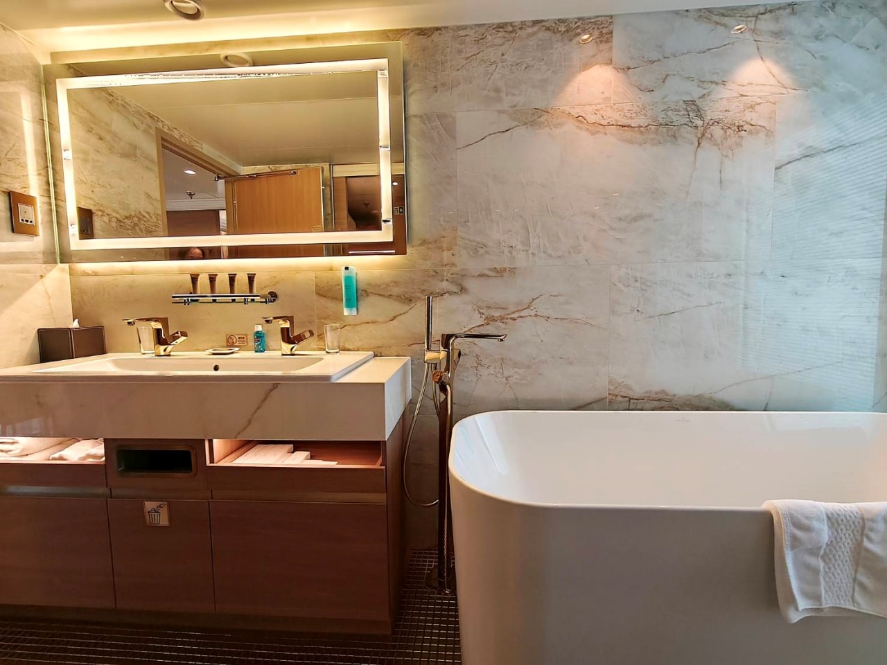 |麗星郵輪探索星號StarCruises|4種房型應該要選擇哪一種？詳細全攻略看這裡~