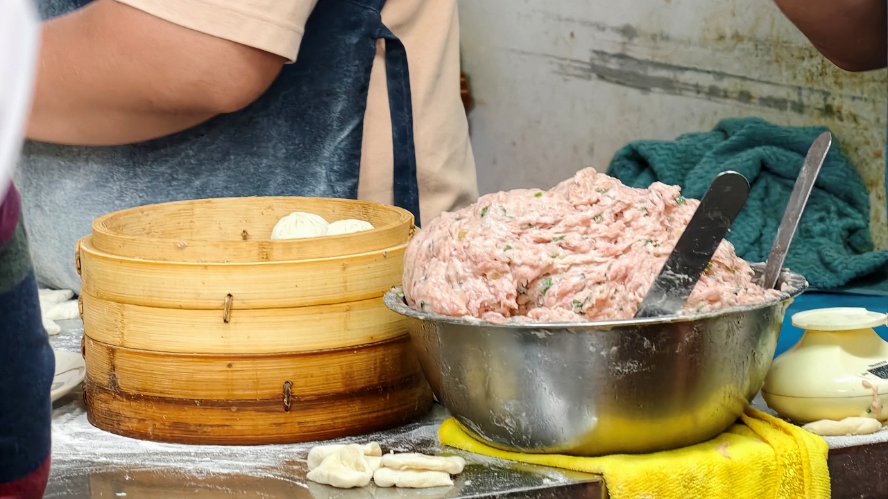 |蘆洲排隊美食|在地飄香40年，蘆洲在地美味銅板早餐👉葉家手工小籠包~