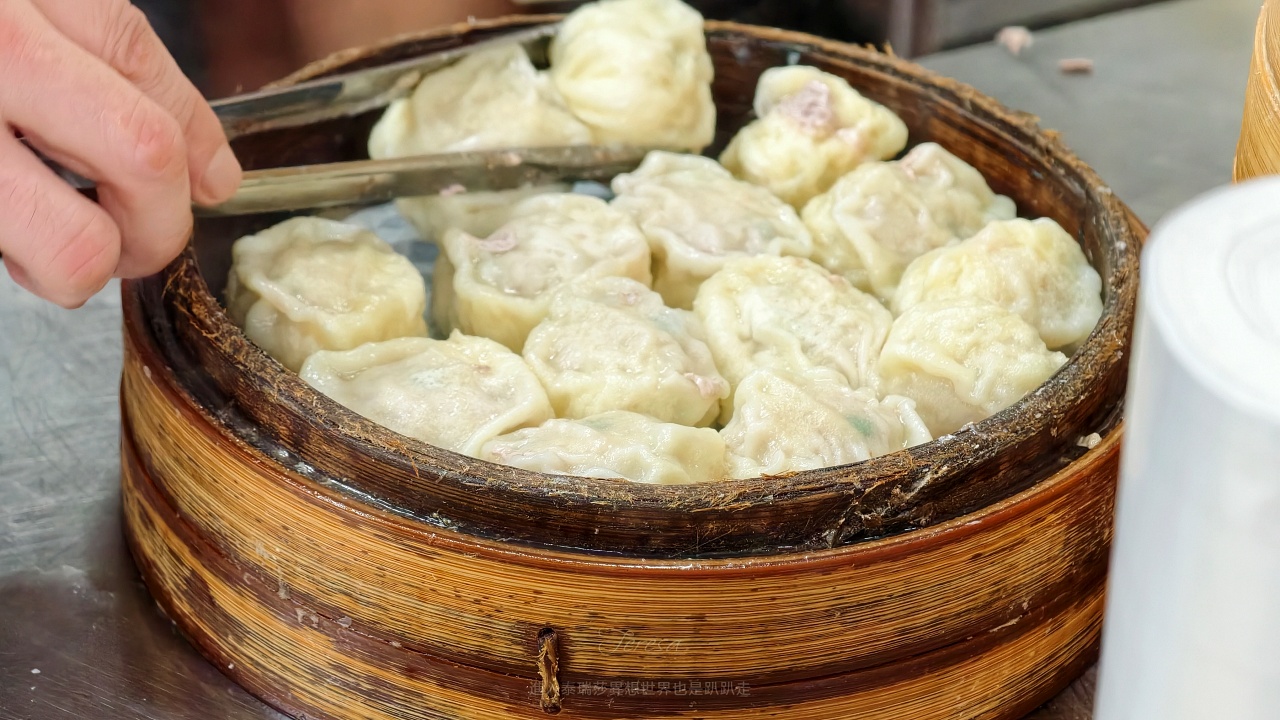 |蘆洲排隊美食|在地飄香40年，蘆洲在地美味銅板早餐👉葉家手工小籠包~