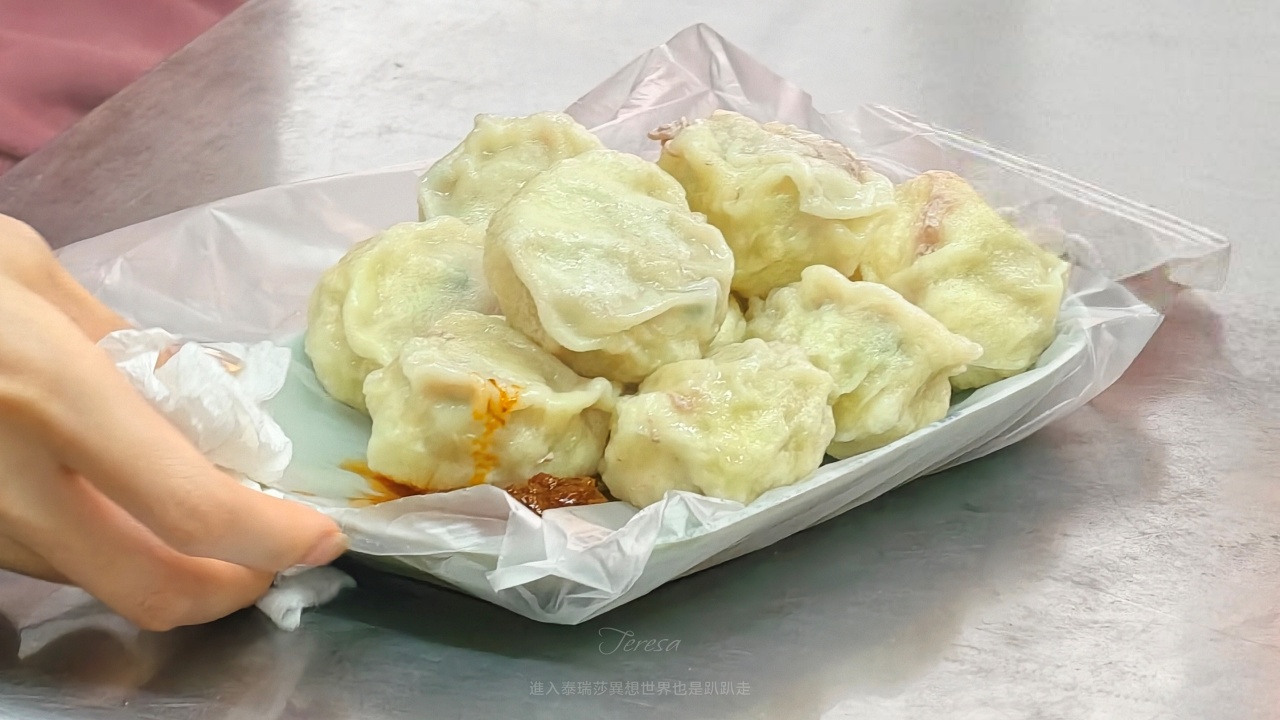 |蘆洲排隊美食|在地飄香40年，蘆洲在地美味銅板早餐👉葉家手工小籠包~