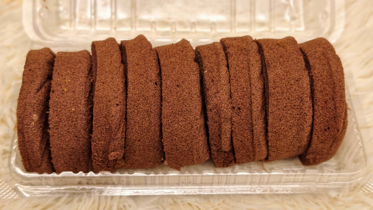 |三重NG蛋糕|三重銅板甜點35元起，外觀NG口味不NG，三重在地人的小確幸~