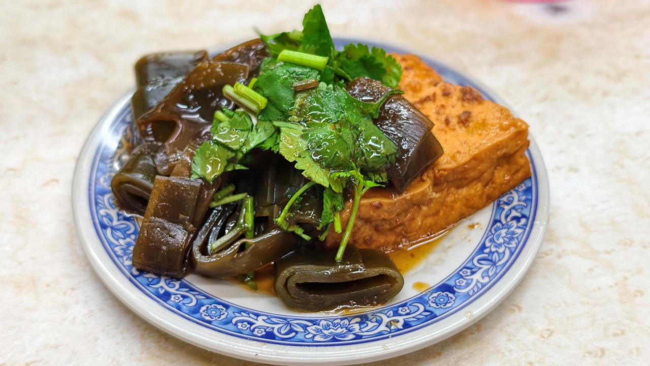 |三重捷運台北橋站美食| 排隊銅板美食歐家莊雞/魯肉飯，不用100元三重在地美味傳統小吃~