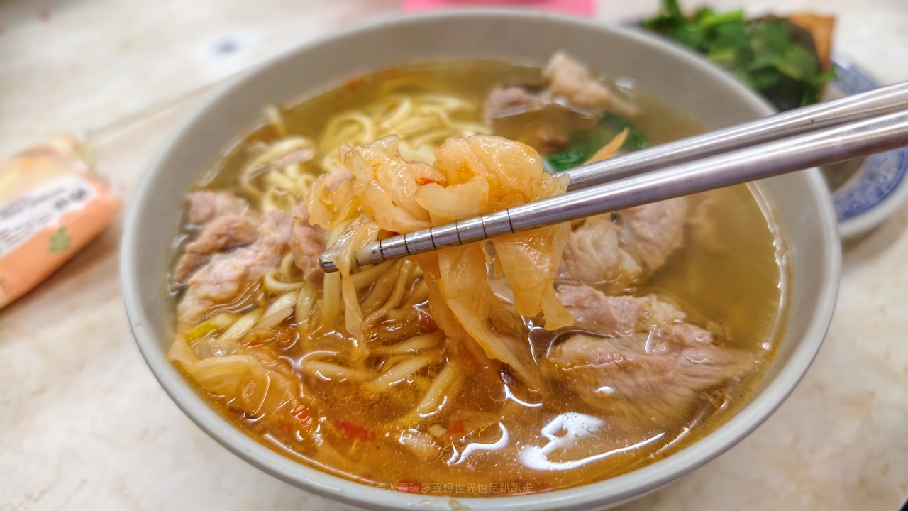 |三重捷運台北橋站美食| 排隊銅板美食歐家莊雞/魯肉飯，不用100元三重在地美味傳統小吃~