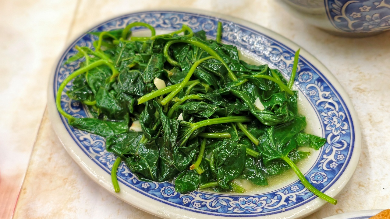 |三重捷運台北橋站美食| 排隊銅板美食歐家莊雞/魯肉飯，不用100元三重在地美味傳統小吃~