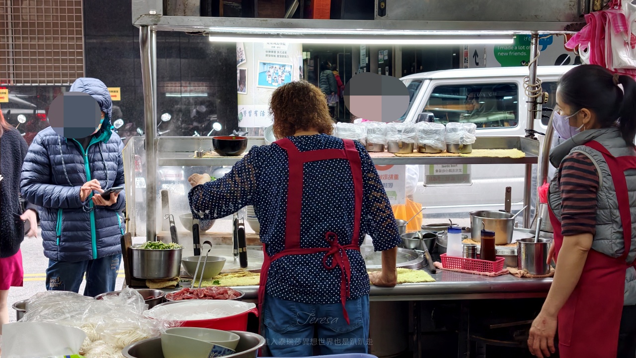 |三重捷運台北橋站美食| 排隊銅板美食歐家莊雞/魯肉飯，不用100元三重在地美味傳統小吃~