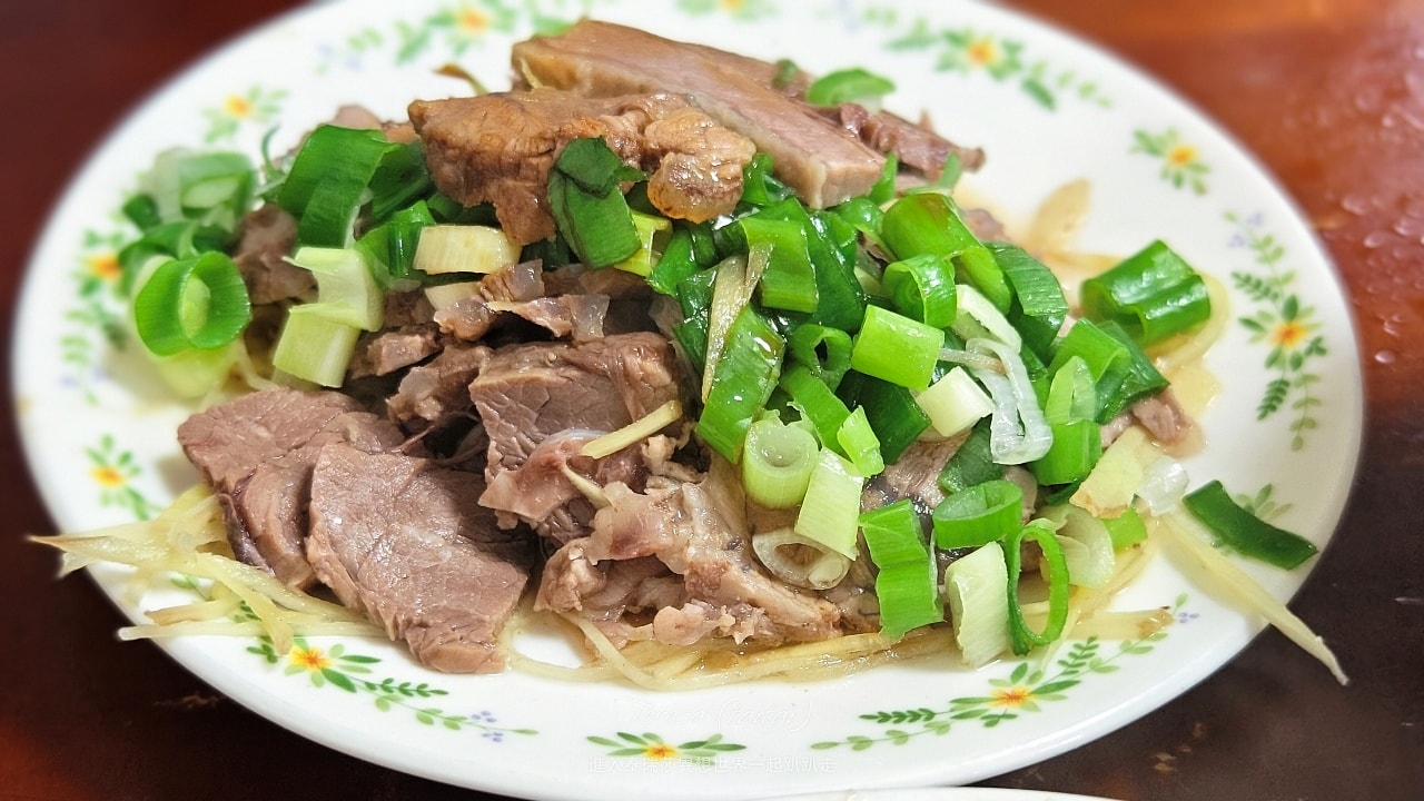 |台北美食|超過一甲子，隱身於大同區延三夜市內的新營人牛肉，想吃全牛料理來這裡就對了~