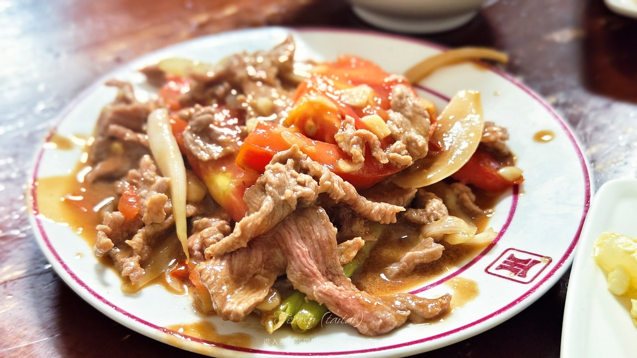 |台北美食|超過一甲子，隱身於大同區延三夜市內的新營人牛肉，想吃全牛料理來這裡就對了~