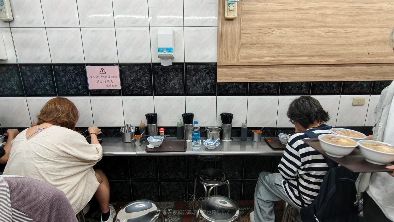 |三重排隊美食|飄香40多年超夯排隊銅板美食-鋼管北港江記龍門生炒鴨肉焿，別說你沒吃過嘿~