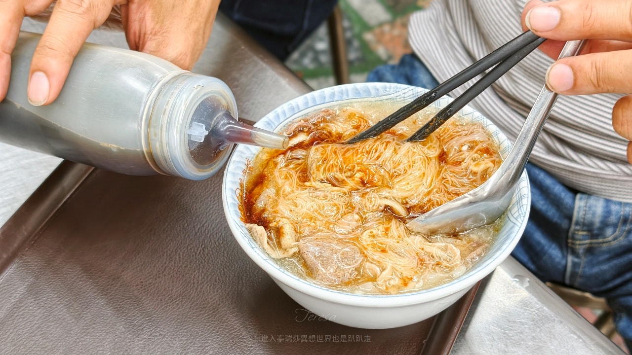 |三重排隊美食|飄香40多年超夯排隊銅板美食-鋼管北港江記龍門生炒鴨肉焿，別說你沒吃過嘿~
