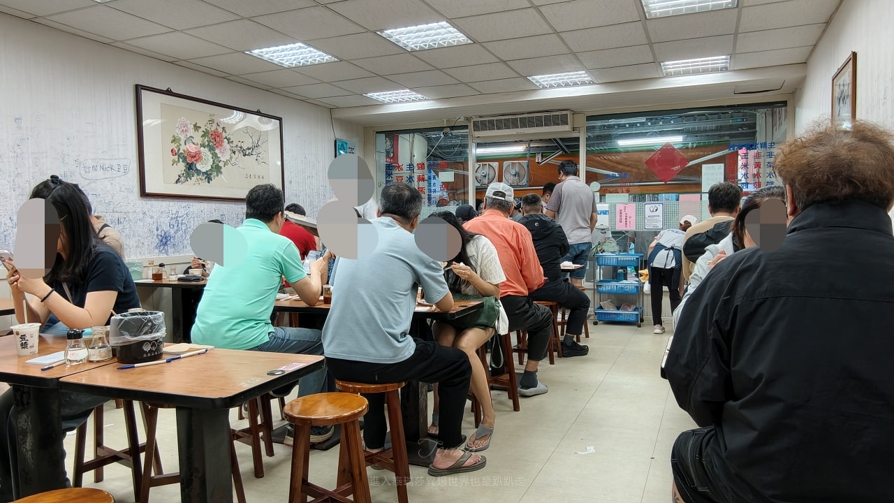 |台北北投美食|位於石牌夜市40幾年超夯的排隊美食-阿財鍋貼水餃專賣店,你吃過他們的爆汁鍋貼、水餃嗎? - 第22張圖 |台北北投美食|位於石牌夜市40幾年超夯的排隊美食-阿財鍋貼水餃專賣店,你吃過他們的爆汁鍋貼、水餃嗎?