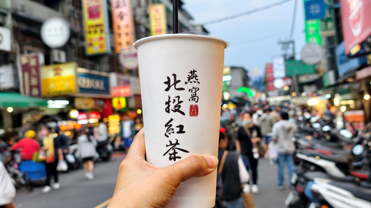 |台北北投美食|2026石牌夜市4家排隊必吃美食生煎包、鍋貼、豆花、炸雞美食~