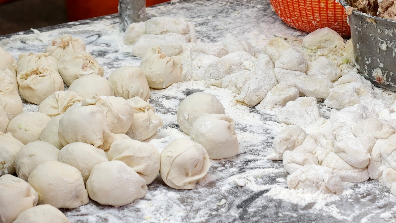 |台北北投美食|隱身石牌夜市12元銅板美食無名石牌生煎包~