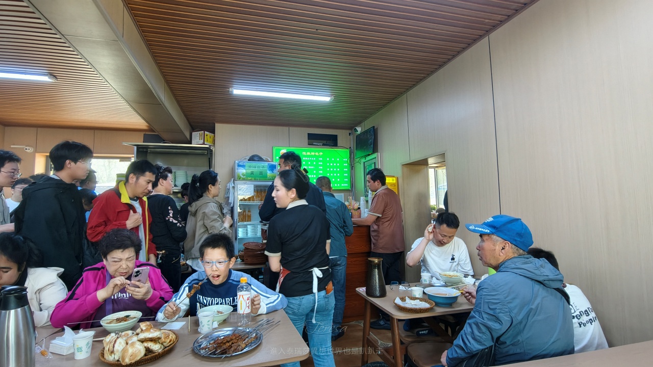 |新疆烏魯木齊美食|在地人超有煙火氣的七坊美食街必吃8樣美食攻略~