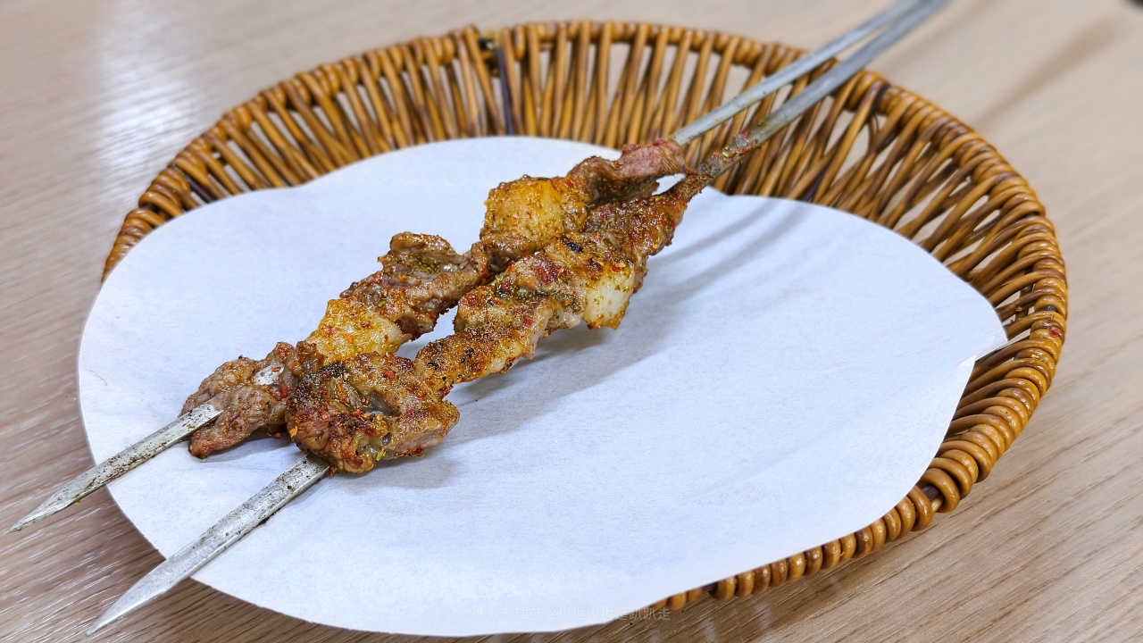 |新疆烏魯木齊美食|在地人超有煙火氣的七坊美食街必吃8樣美食攻略~