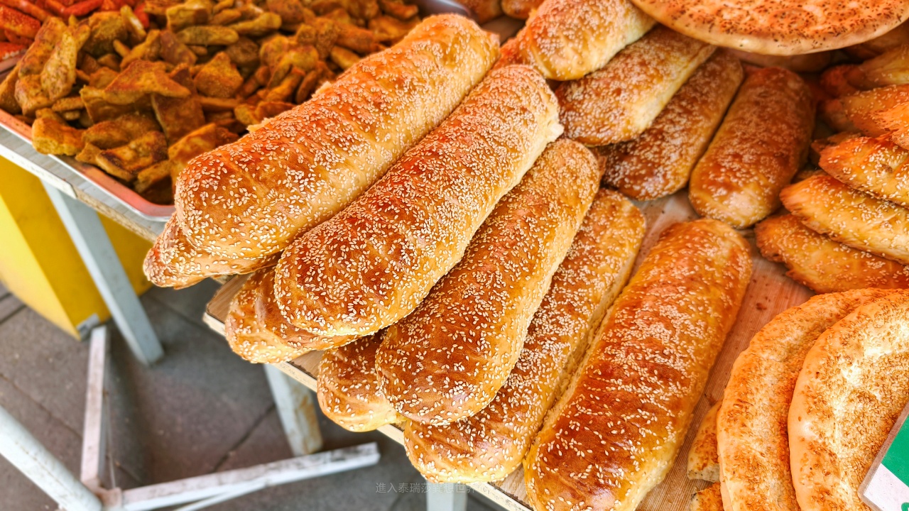 |新疆烏魯木齊美食|在地人超有煙火氣的七坊美食街必吃8樣美食攻略~