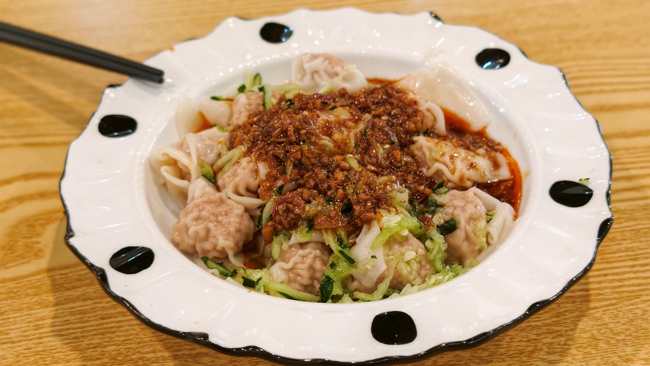 |新疆烏魯木齊美食|在地人超有煙火氣的七坊美食街必吃8樣美食攻略~